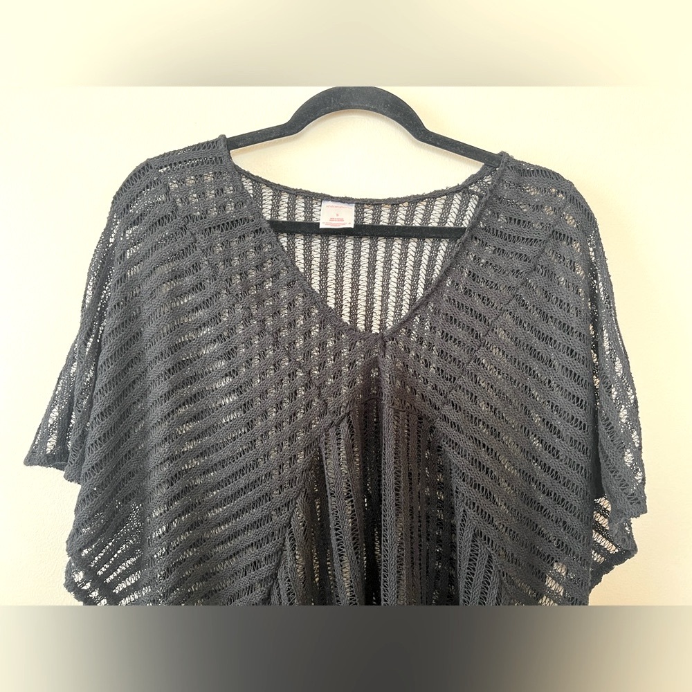 Xhilaration swimsuit coverup top women’s S
dolman oversized cutout black beach - Picture 6 of 8